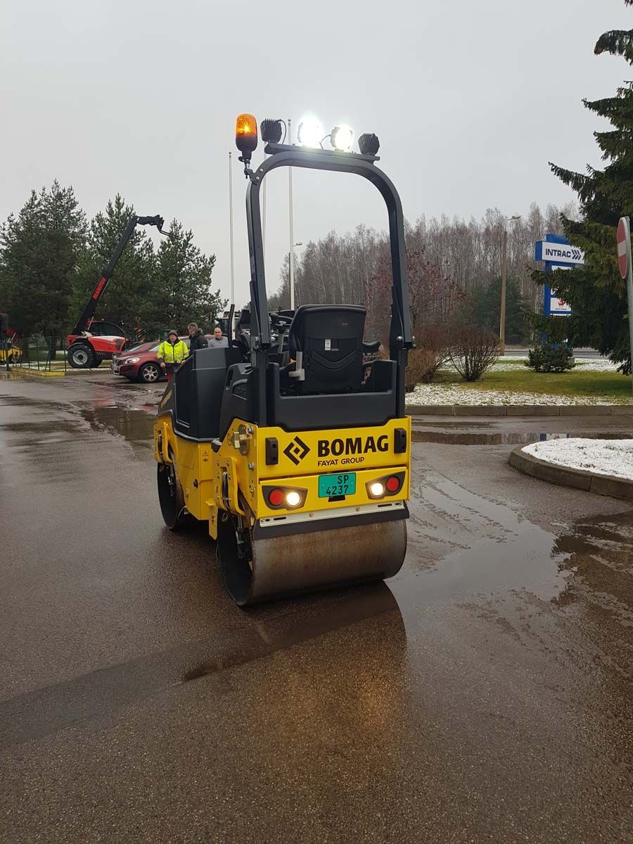 zāliena ieklāšana, bruģakmens remonts, grants ceļa izbūve, jaunu ceļu izbūve