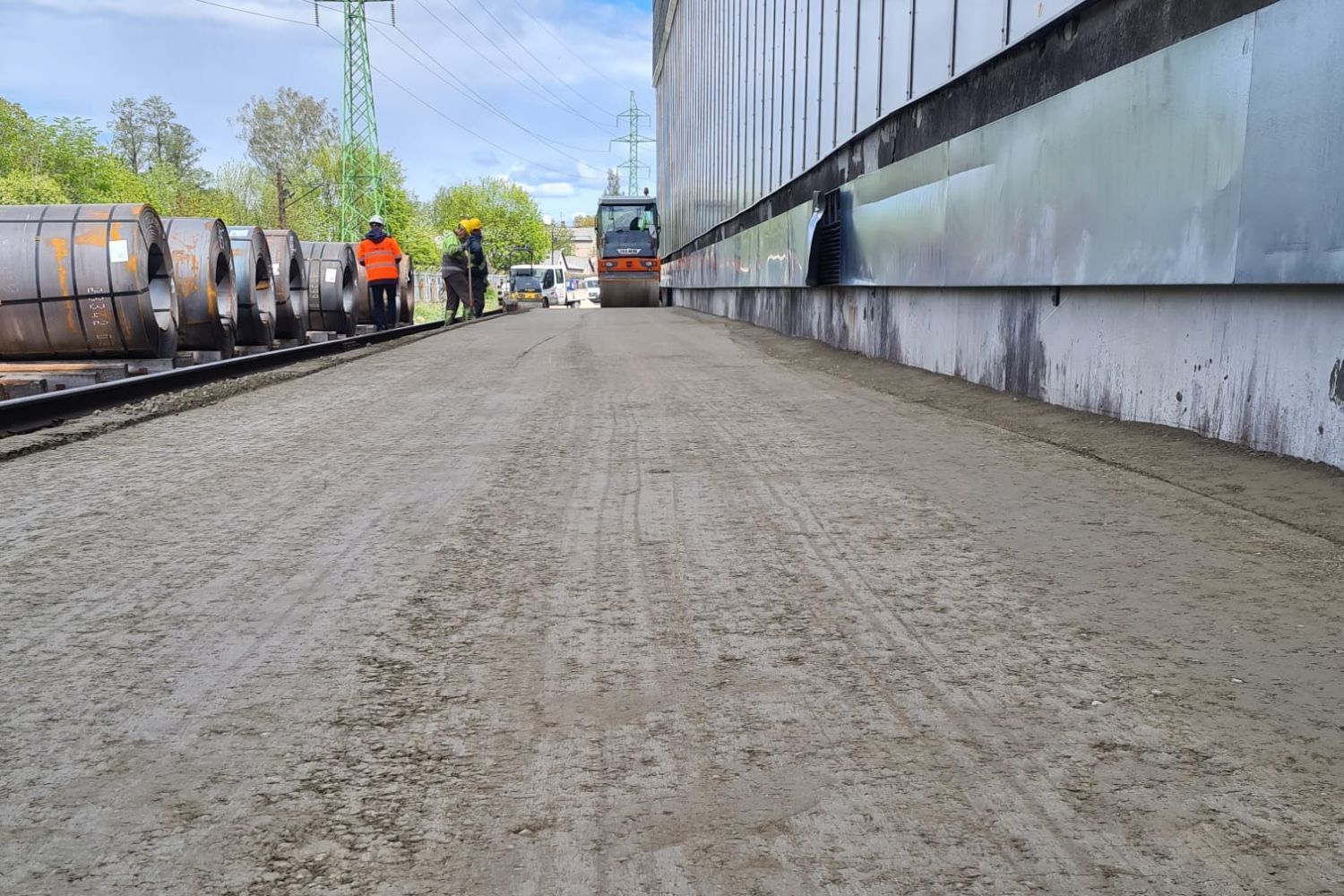 Ceļu būve, ceļu zīmes, labiekārtošana, labiekārtošanas darbi, bruģēšana, bruģēšanas darbi, ceļu zīmju uzstādīšana, asfalta ieklāšana