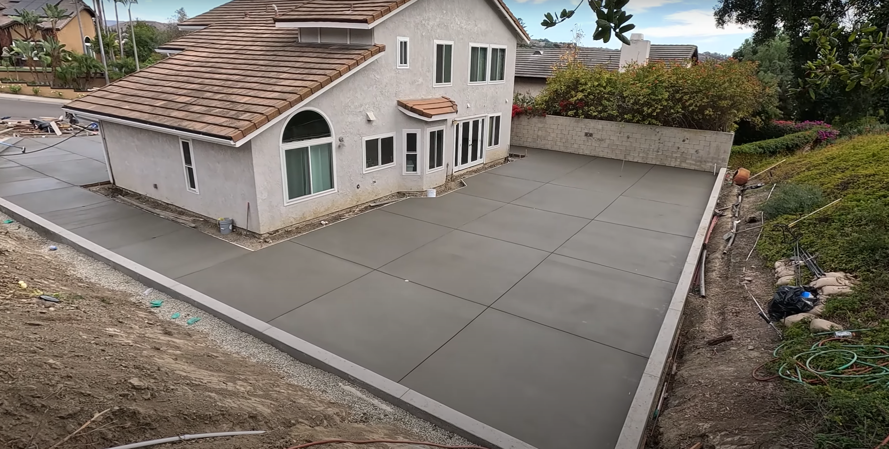 Concrete patio and walkway in North York ontario