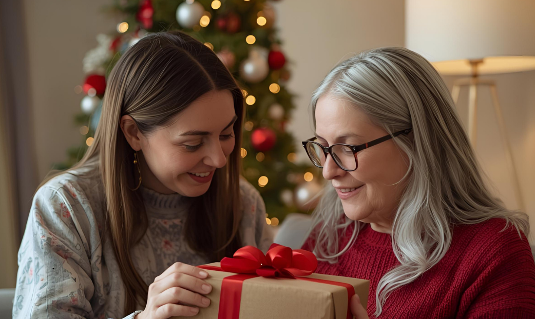 Mum receiving home fragrance scented candle christmas gift