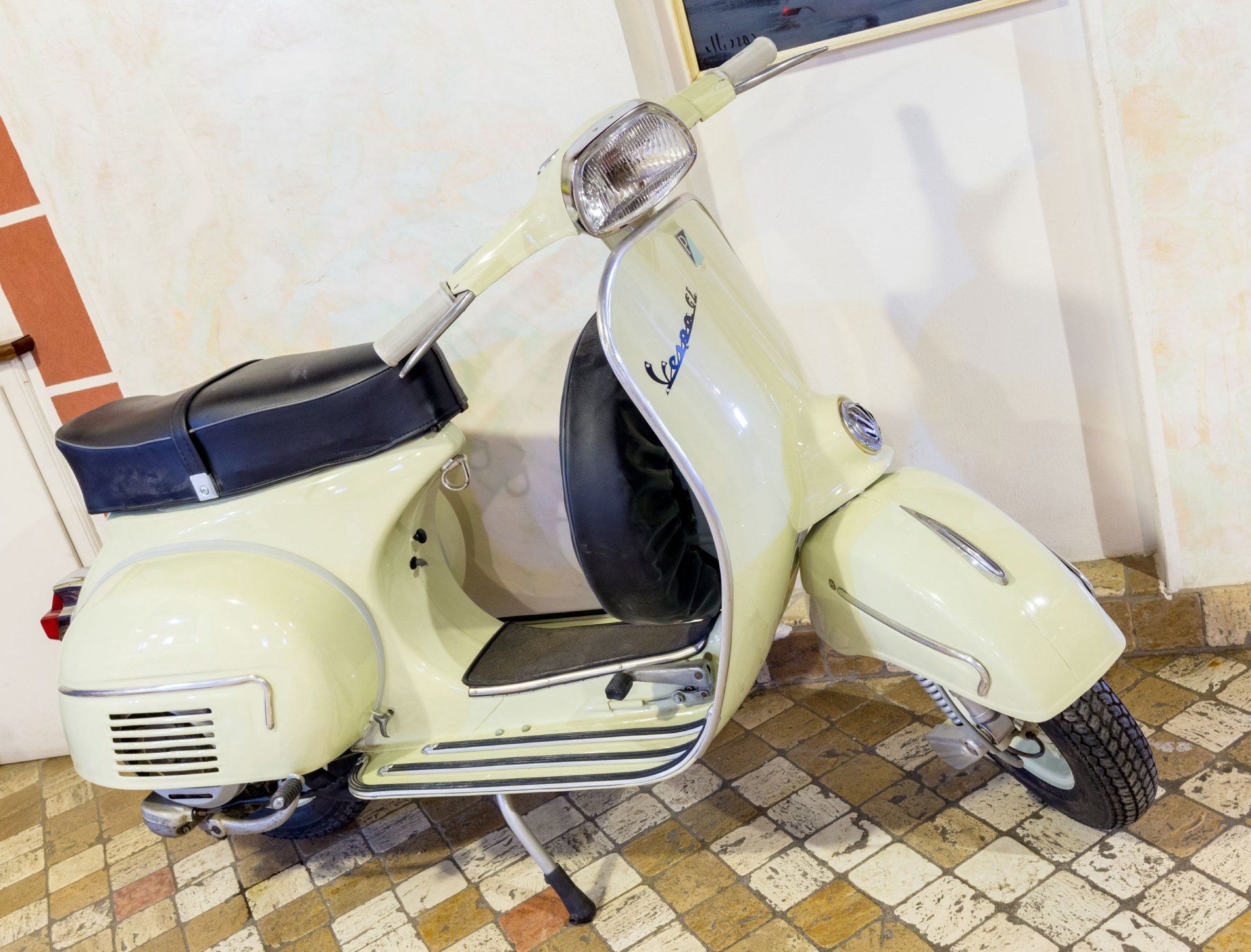 Vespa decorativa nel locale