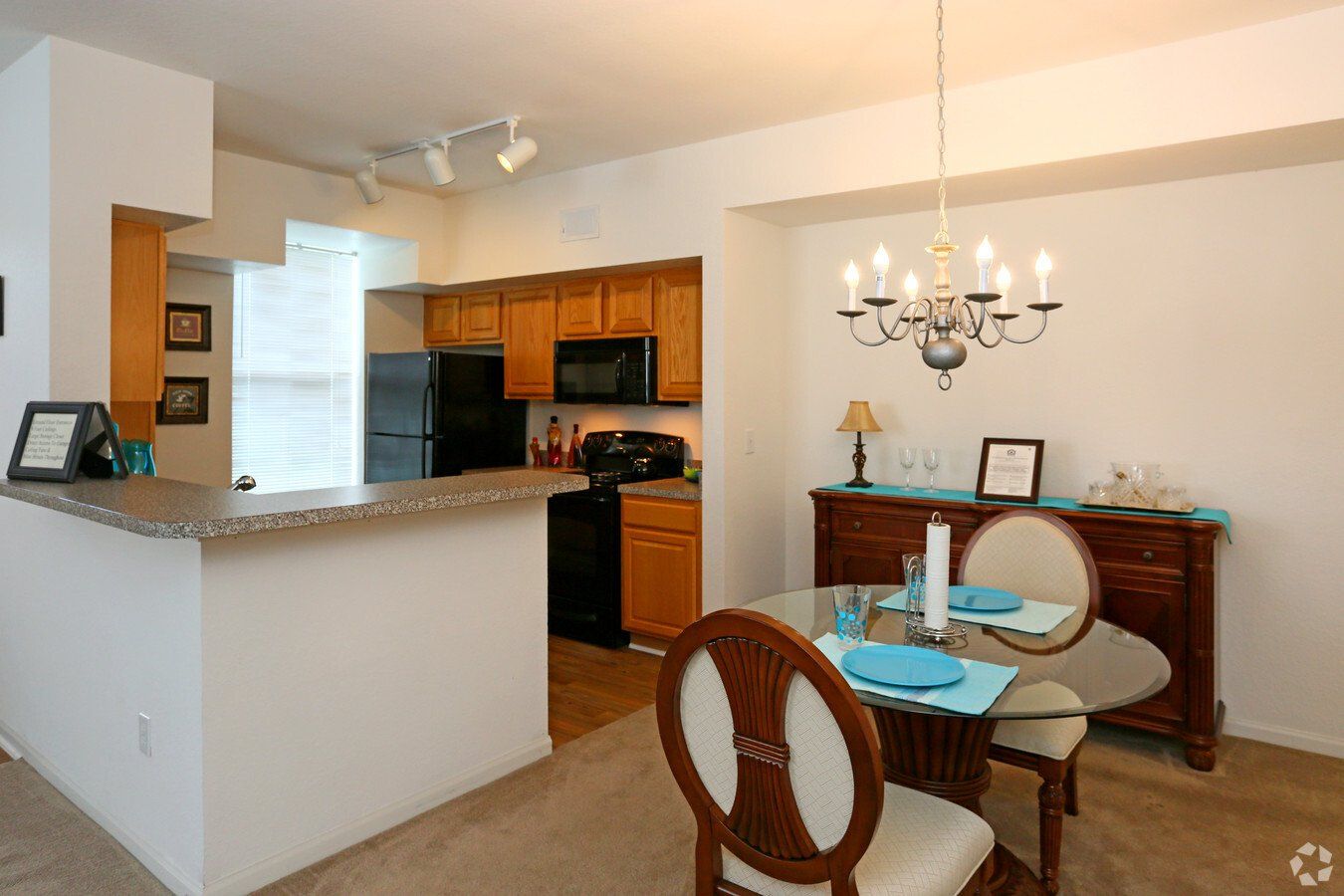 Twin oaks interior dining area