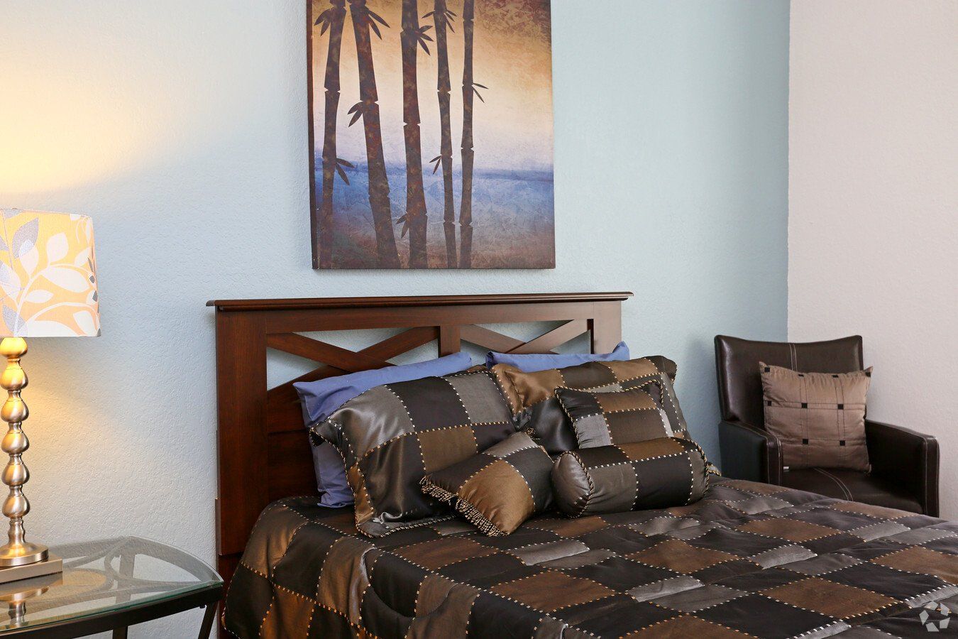 Twin oaks interior bedroom