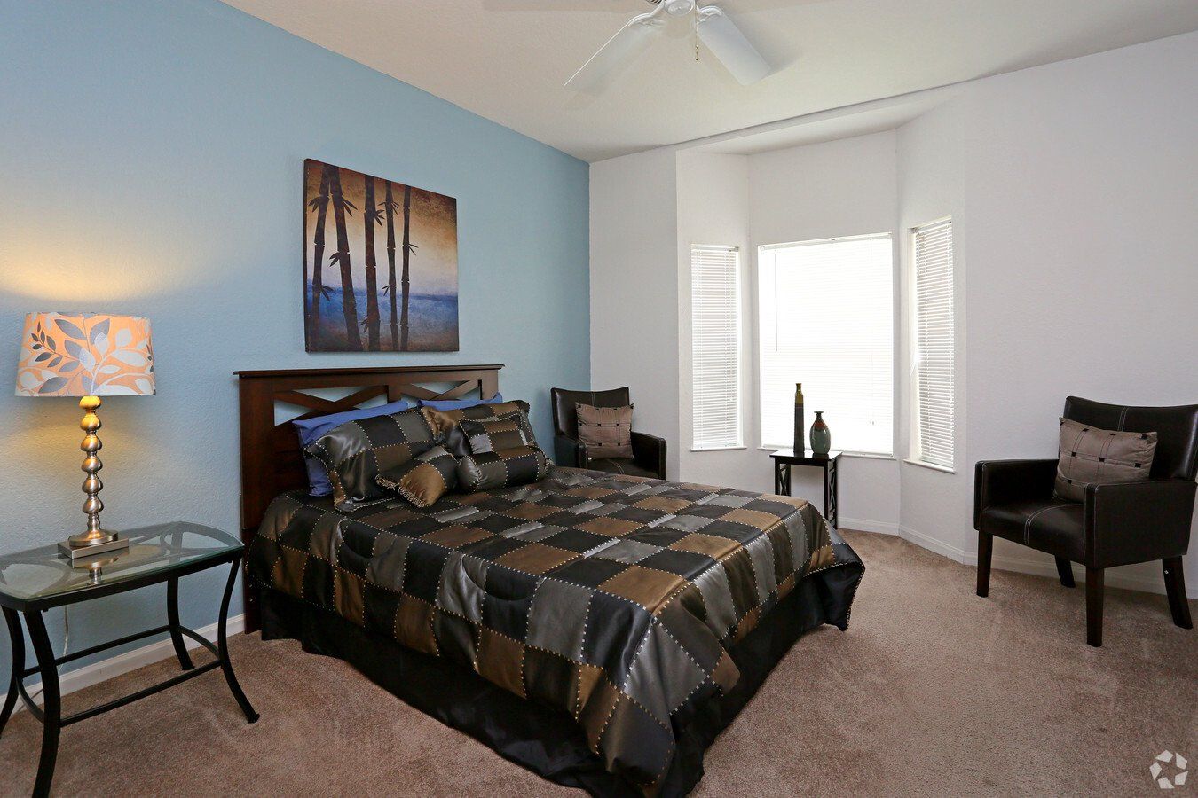 Twin oaks interior bedroom