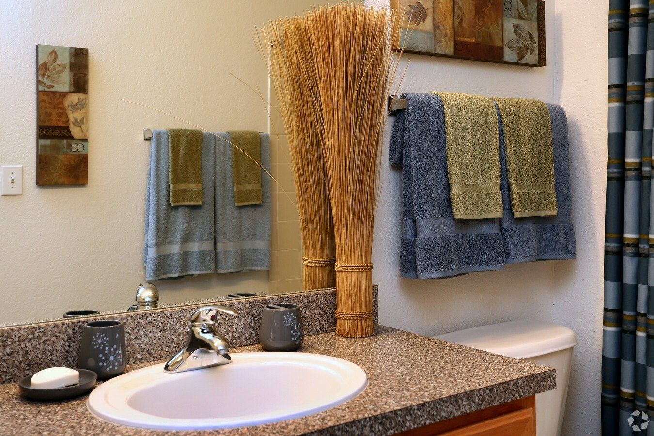 Twin oaks interior bathroom