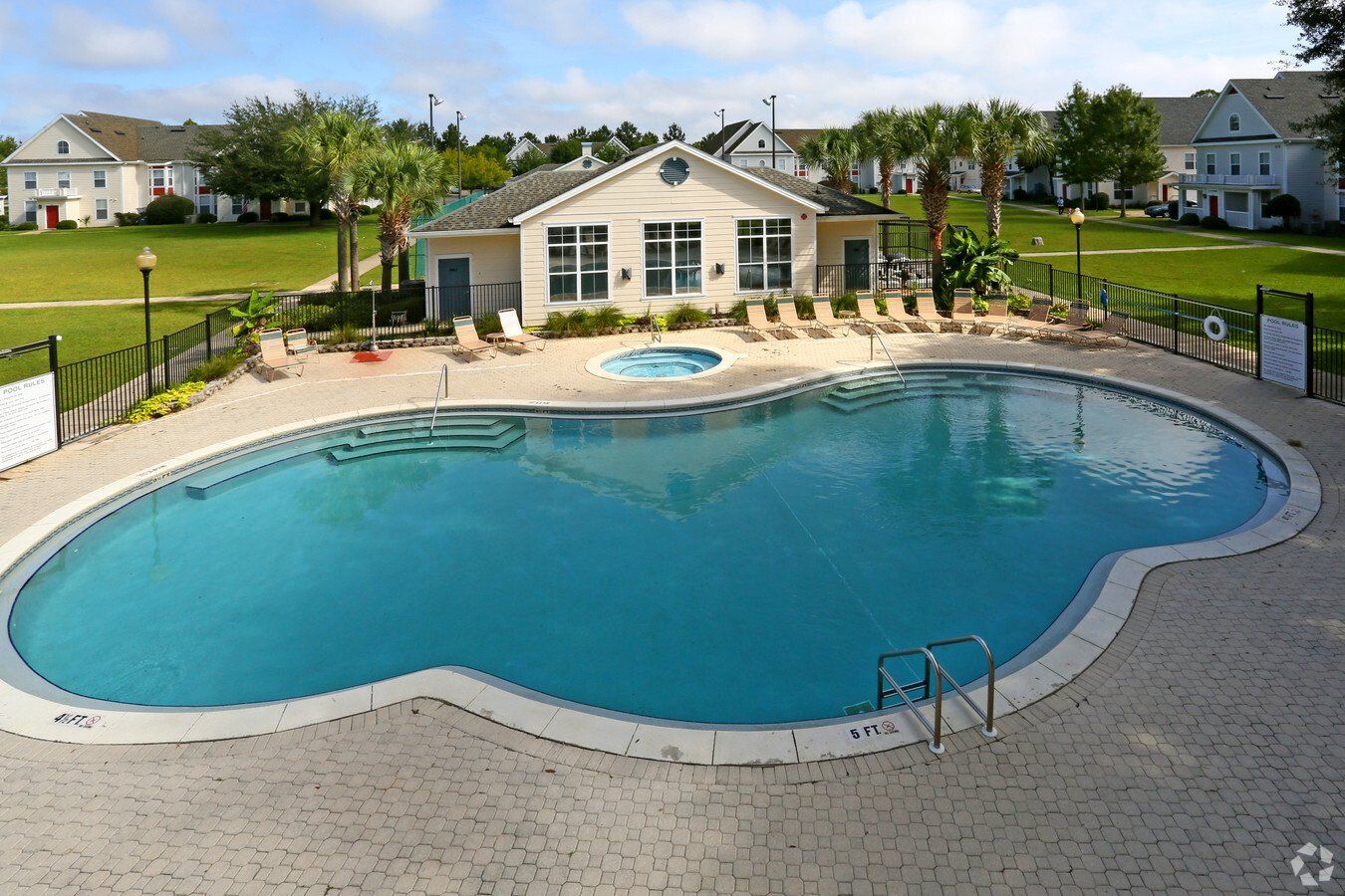 Twin Oaks swimming pool and hot tub