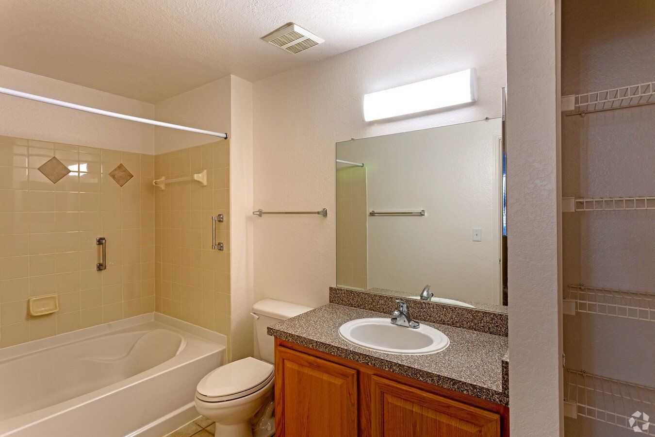 Twin Oaks interior bathroom