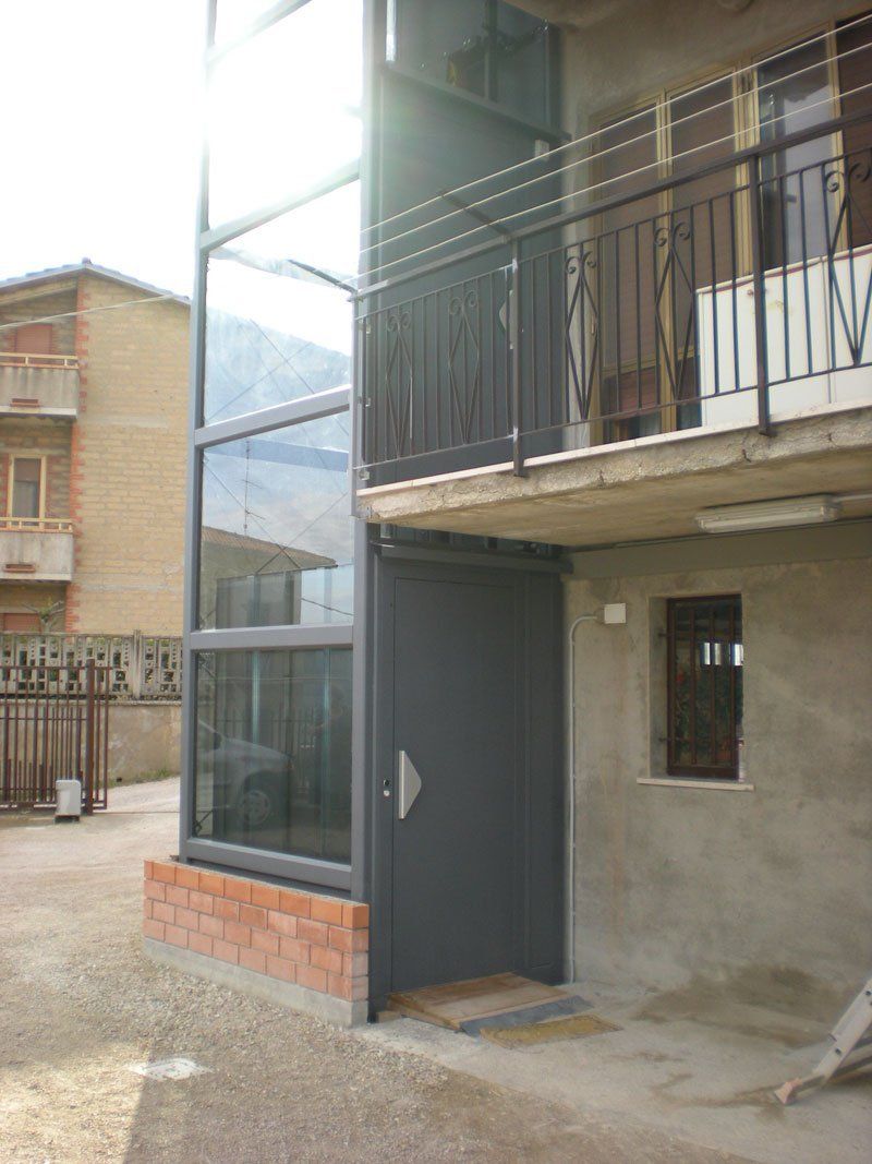 ascensore in vetro esterno