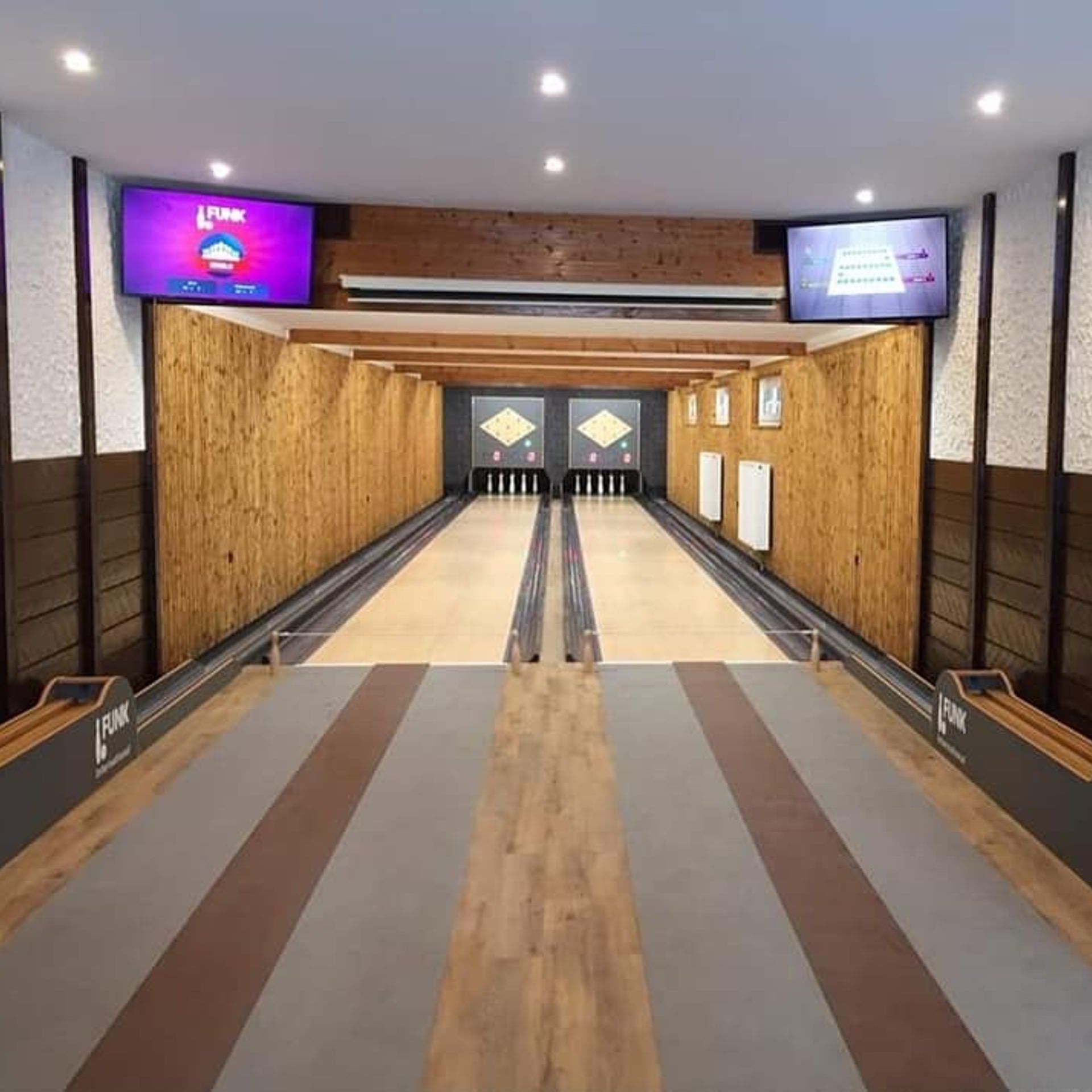 Zwei Kegelbahnen im Gasthaus zur Au, Scheer