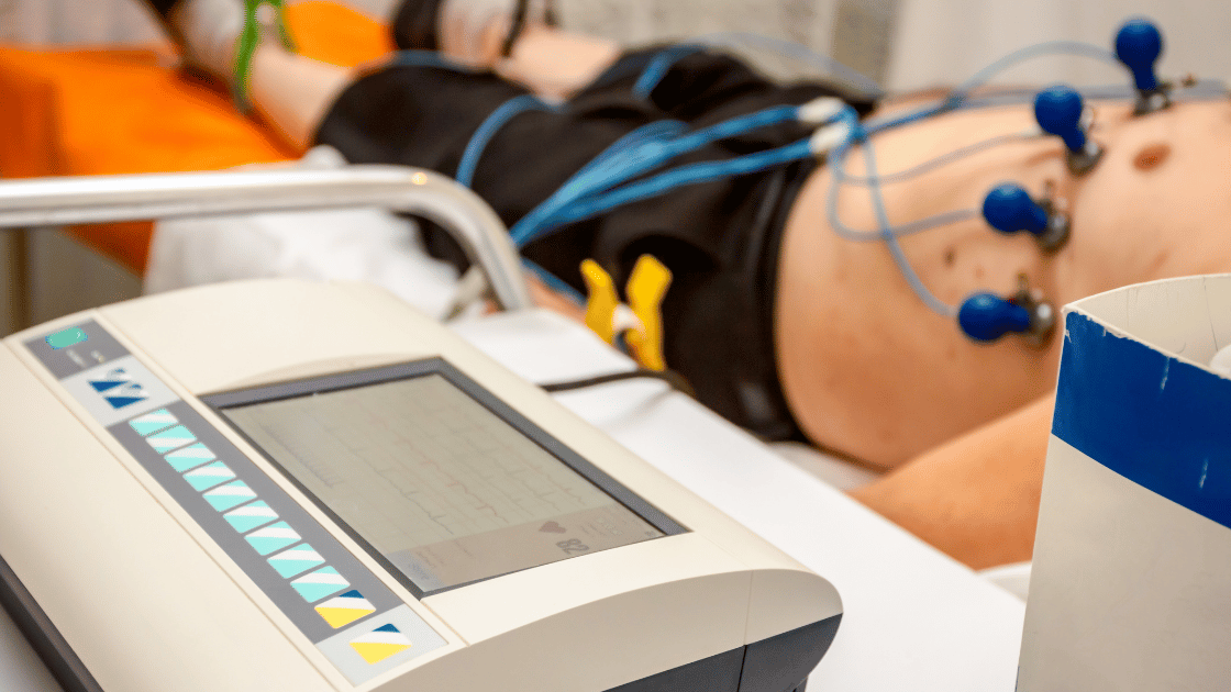 Elettrocardiogramma (ECG): cos’è, come si esegue, tipologie e cosa rivela sul cuore
