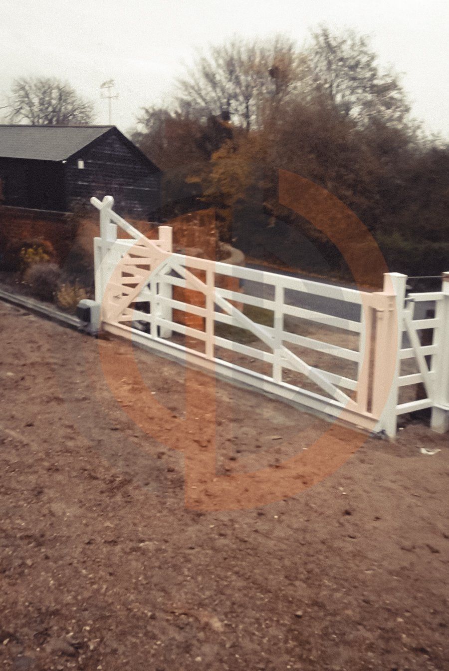 Electric Sliding gate & side entrance Sawbridgeworth