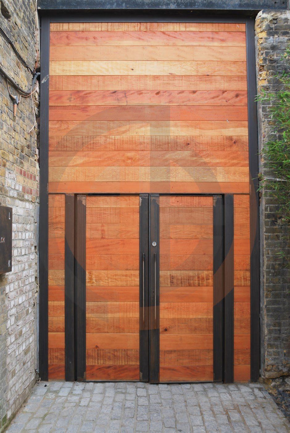 BLOK GYM HACKNEY - Entrance Doors