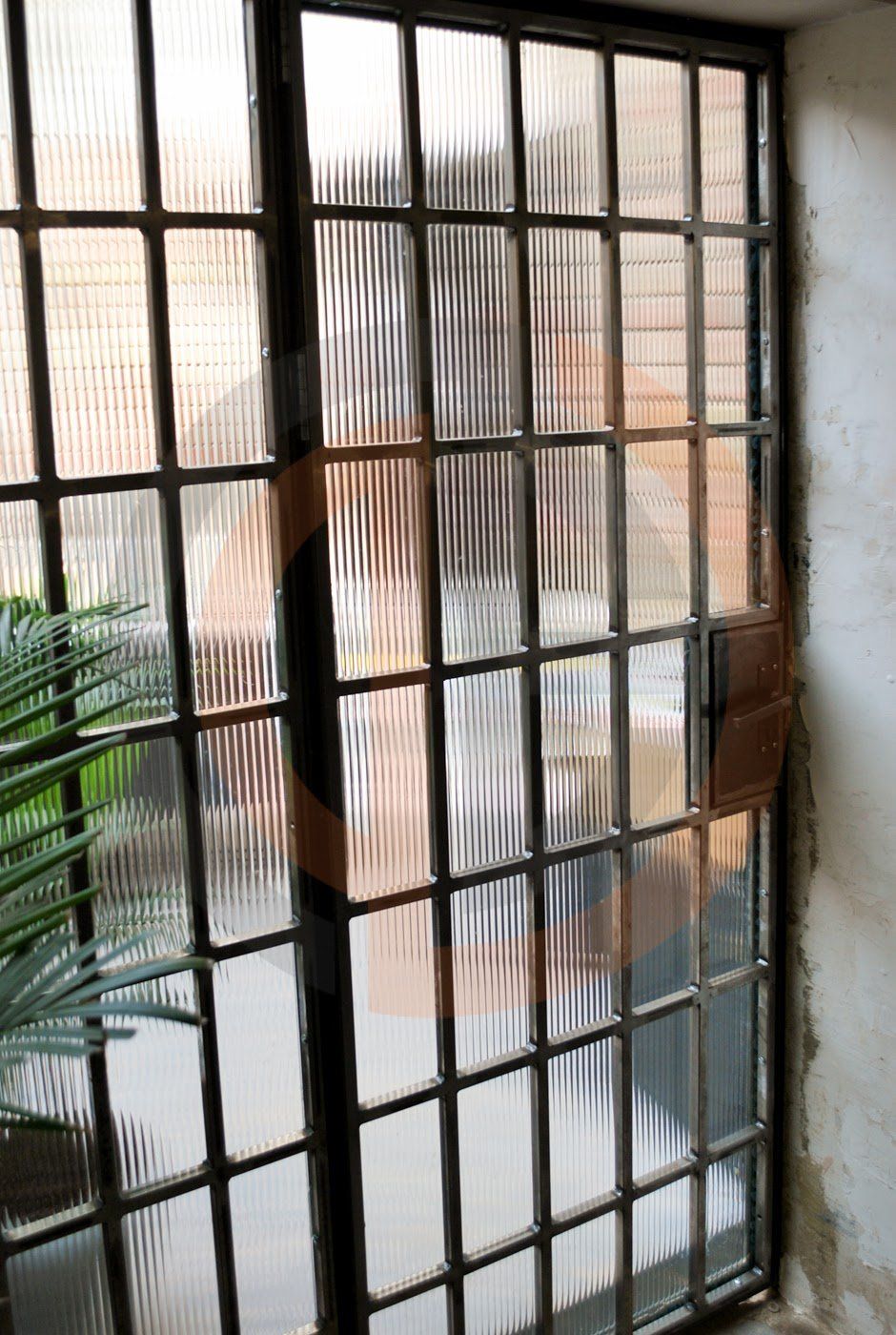 BLOK GYM HACKNEY - Table base, Bar brackets & Office Partitions