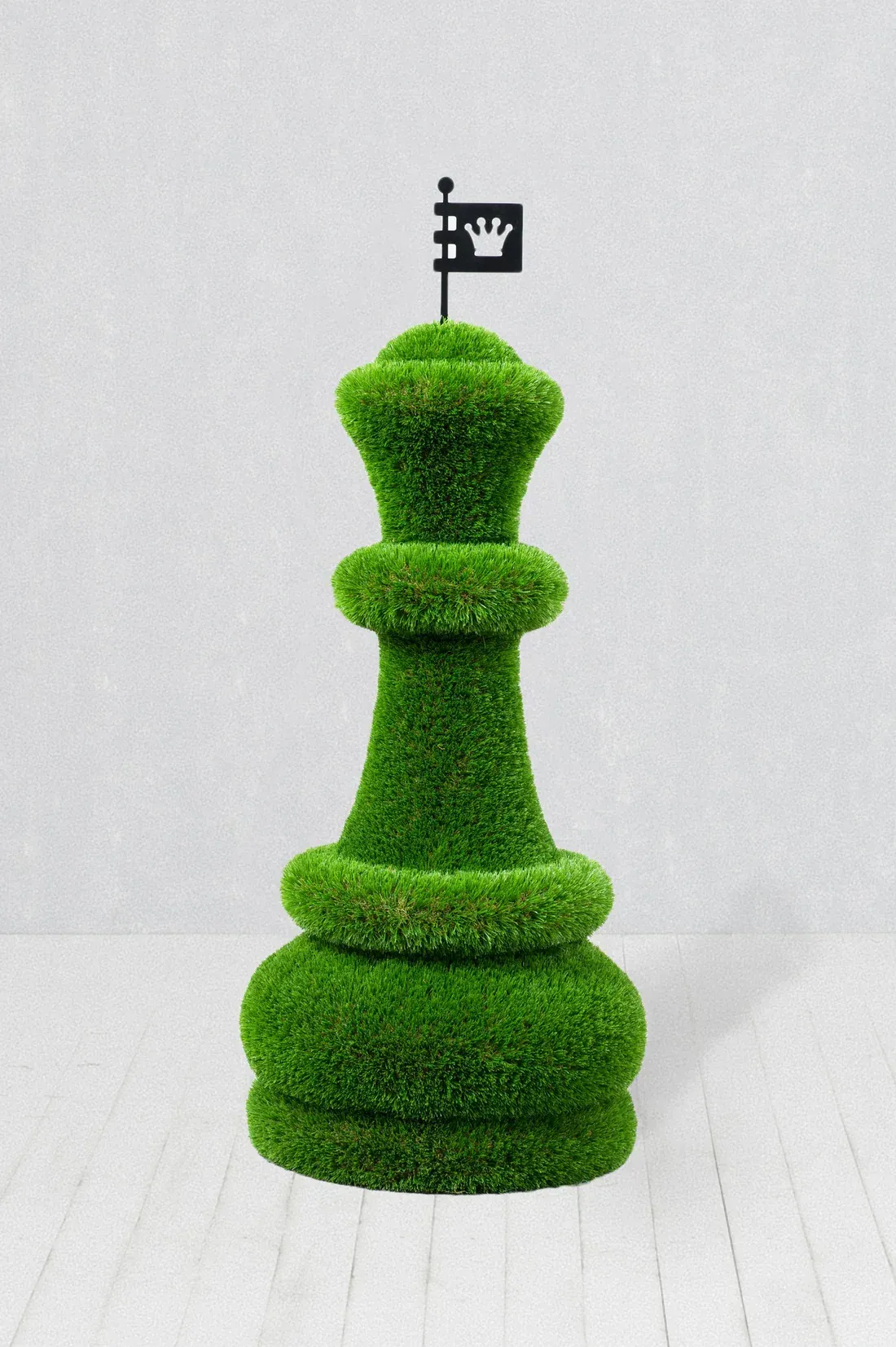 Queen chess piece turf sculpture — Treasure Coast, FL