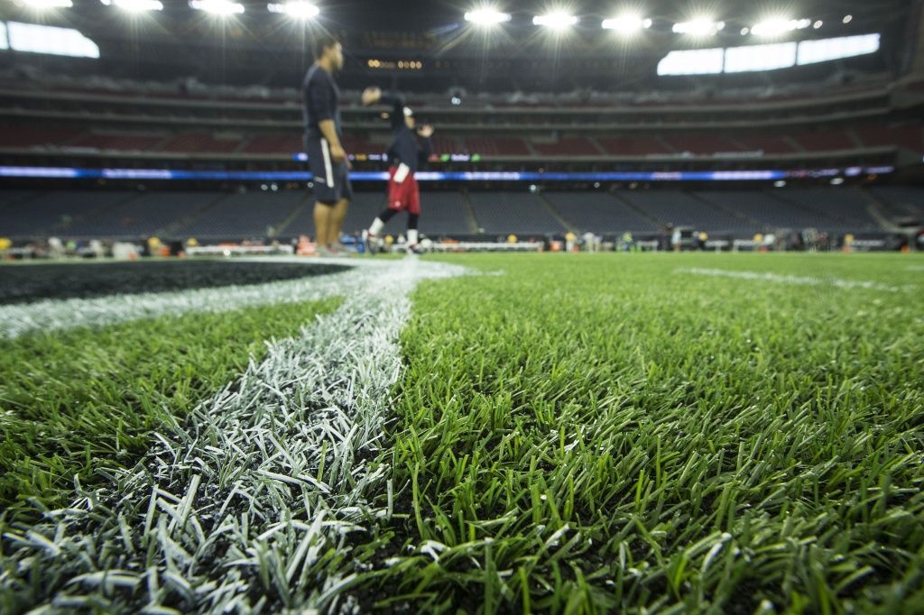 Artificial Turf Putting Green Installation