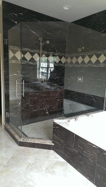 Frameless Shower with Design – Syracuse, NY – Luxury Glass