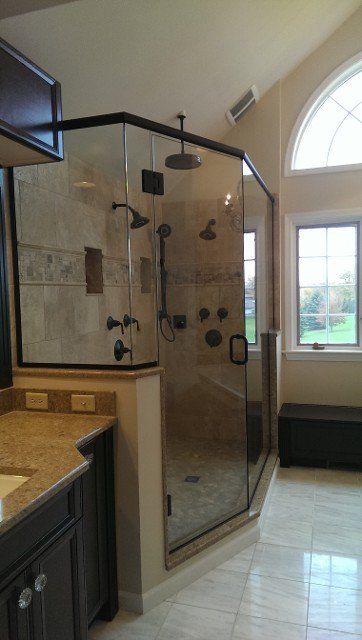 High-End Shower Enclosure – Syracuse, NY – Luxury Glass
