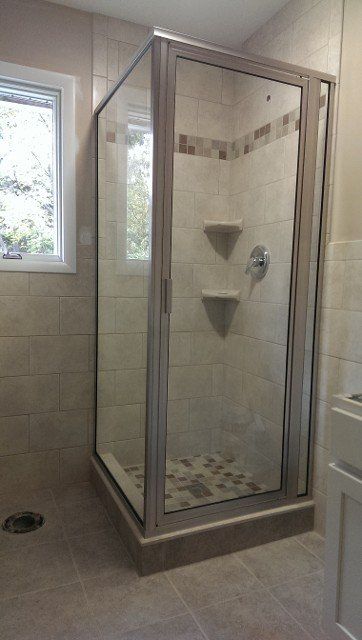 Framed Pivot – Syracuse, NY – Luxury Glass