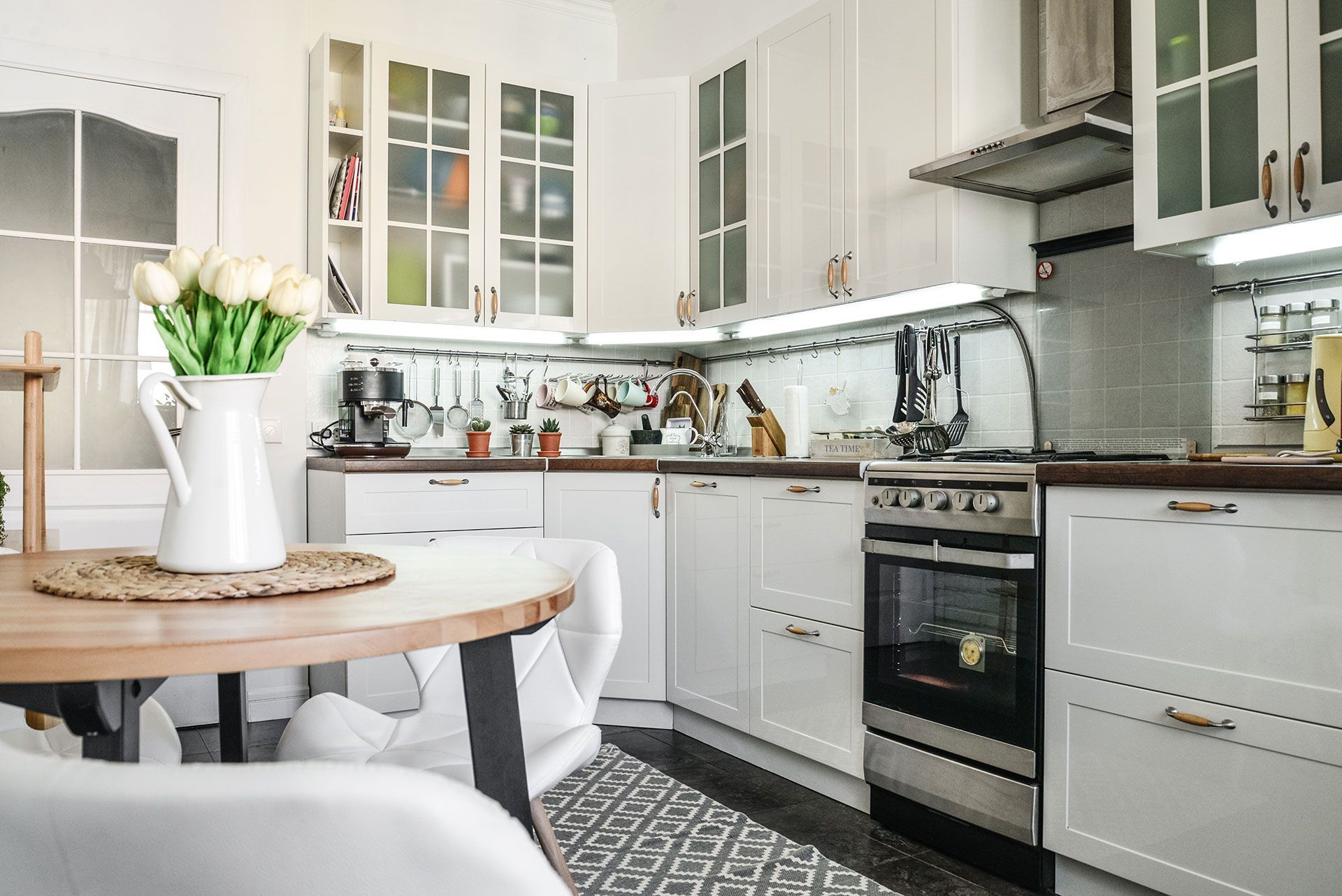 How to Maximize Small Spaces: Kitchen and Bathroom Renovation Ideas