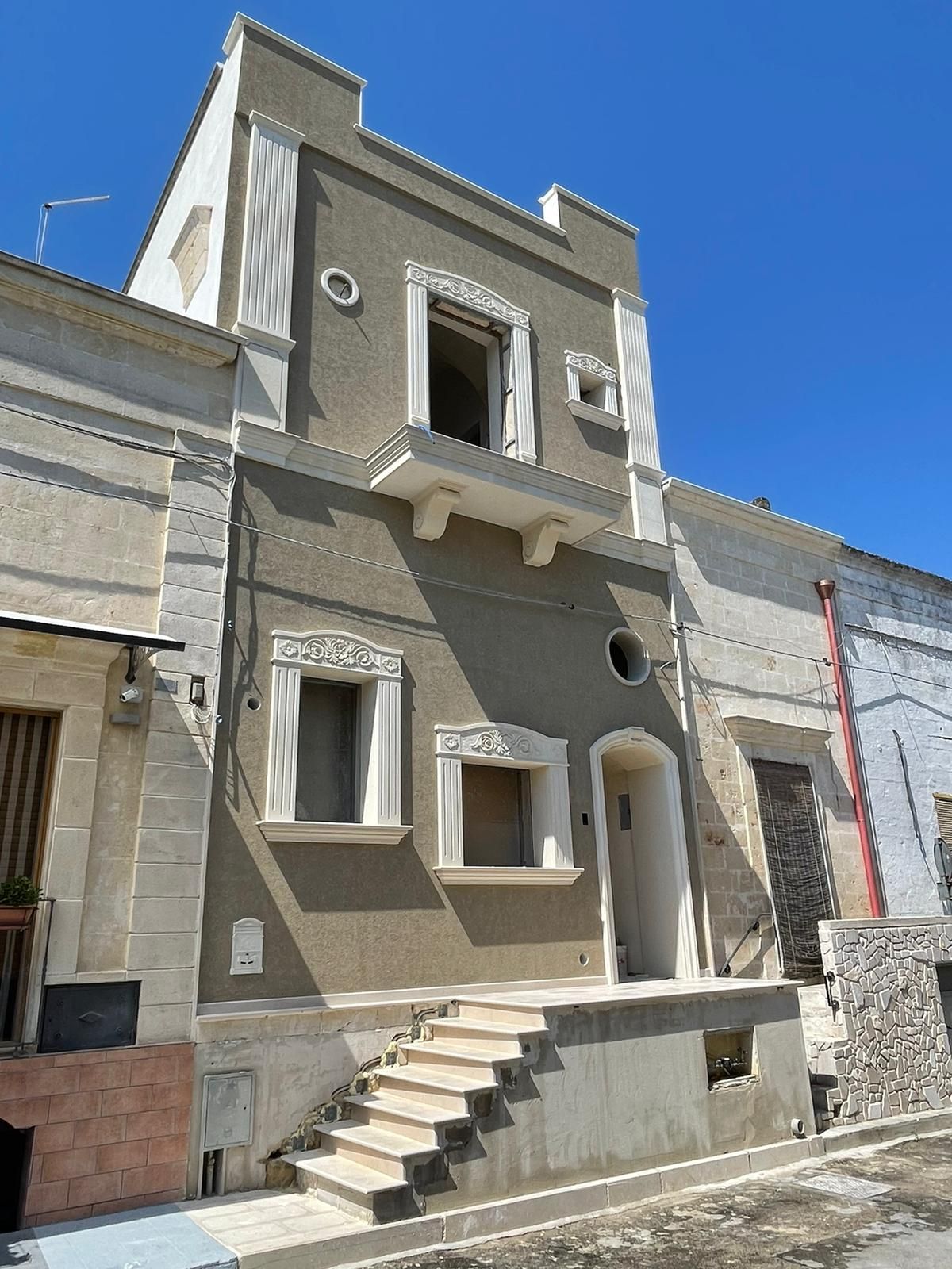 Rivestimenti e Restauri in pietra leccese e carparo a Brindisi, Lecce, Taranto