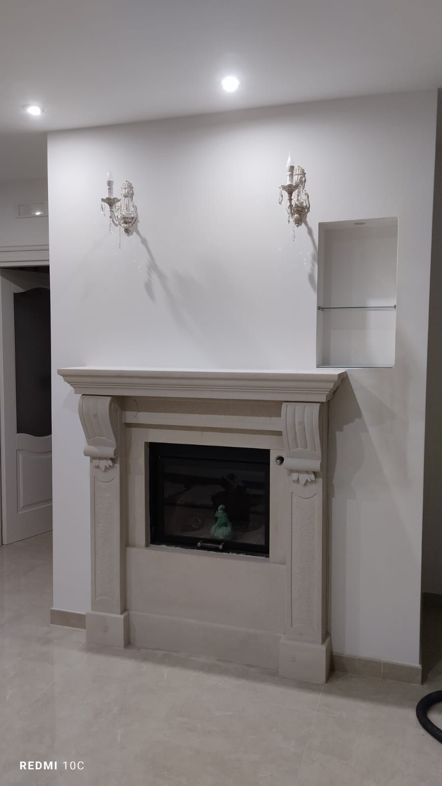 Caminetto in pietra leccese e carparo a Brindisi, Lecce, Taranto