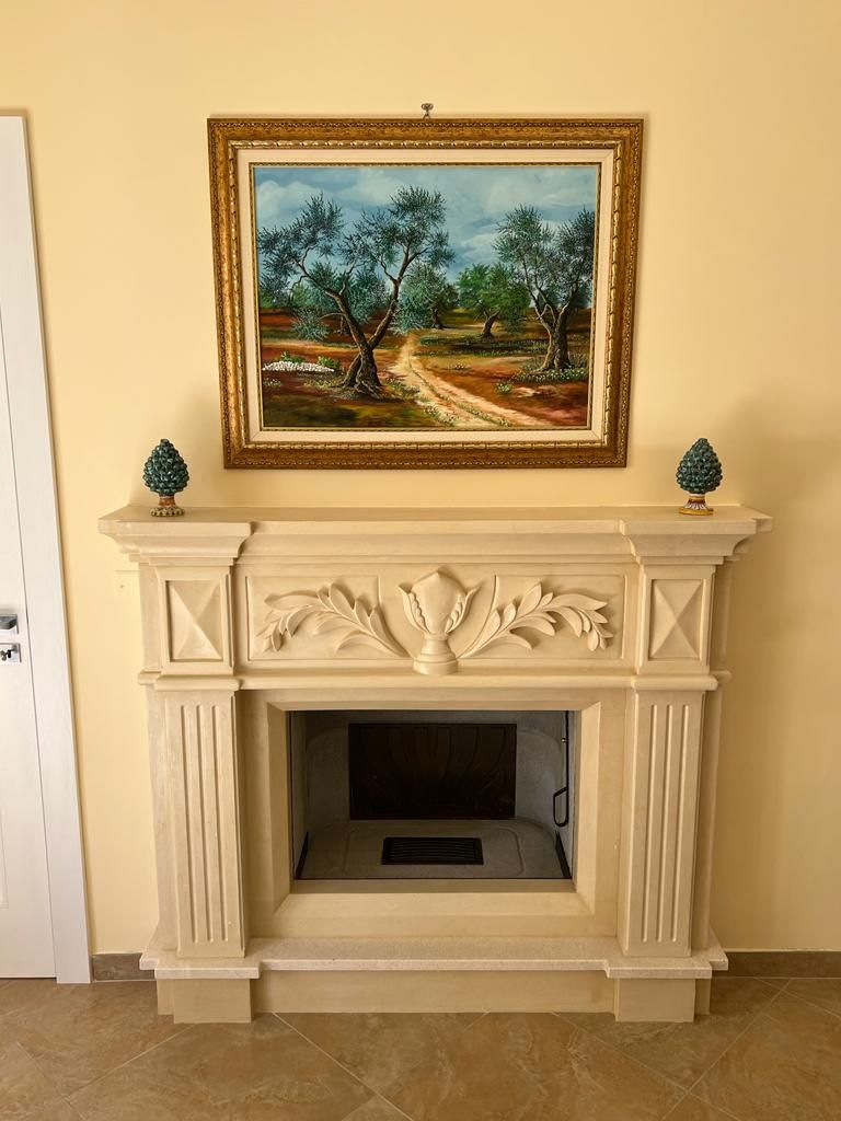 Caminetto in pietra leccese e carparo a Brindisi, Lecce, Taranto