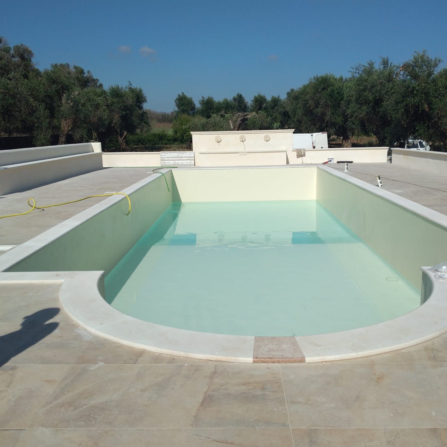 Piscina in pietra leccese e carparo a Brindisi, Lecce, Taranto