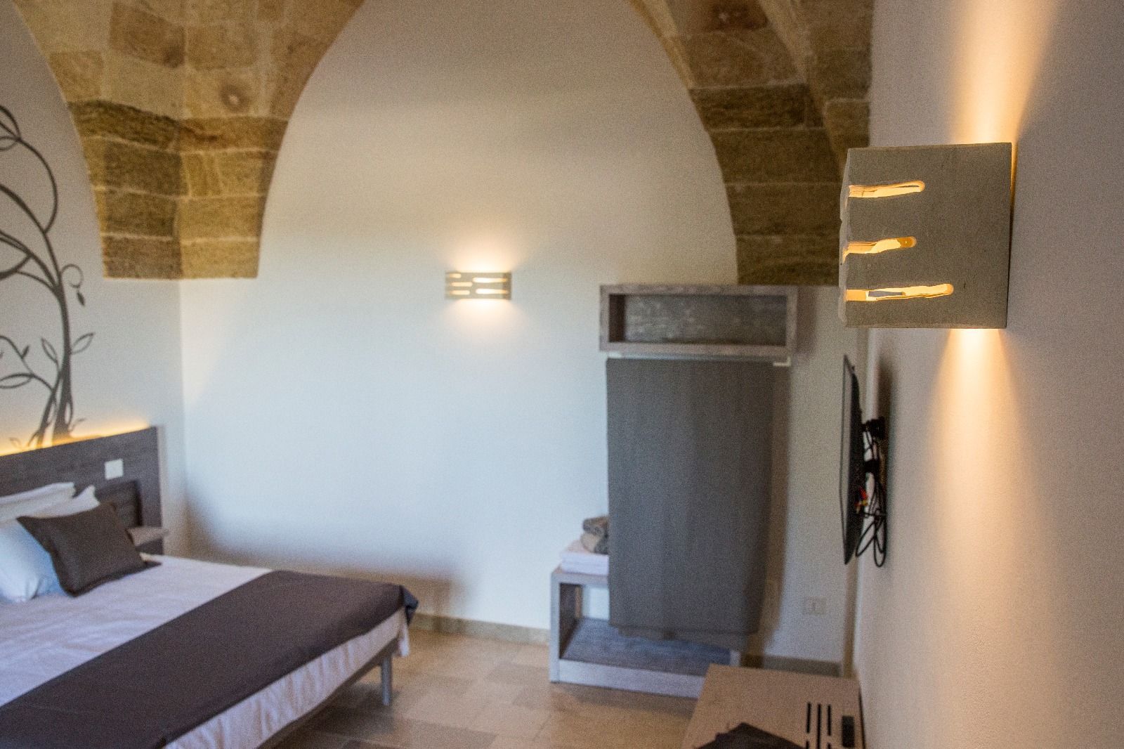 IIluminazione e lampade in pietra leccese e carparo a Brindisi, Lecce, Taranto