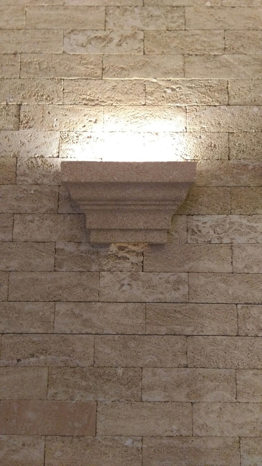 IIluminazione e lampade in pietra leccese e carparo a Brindisi, Lecce, Taranto