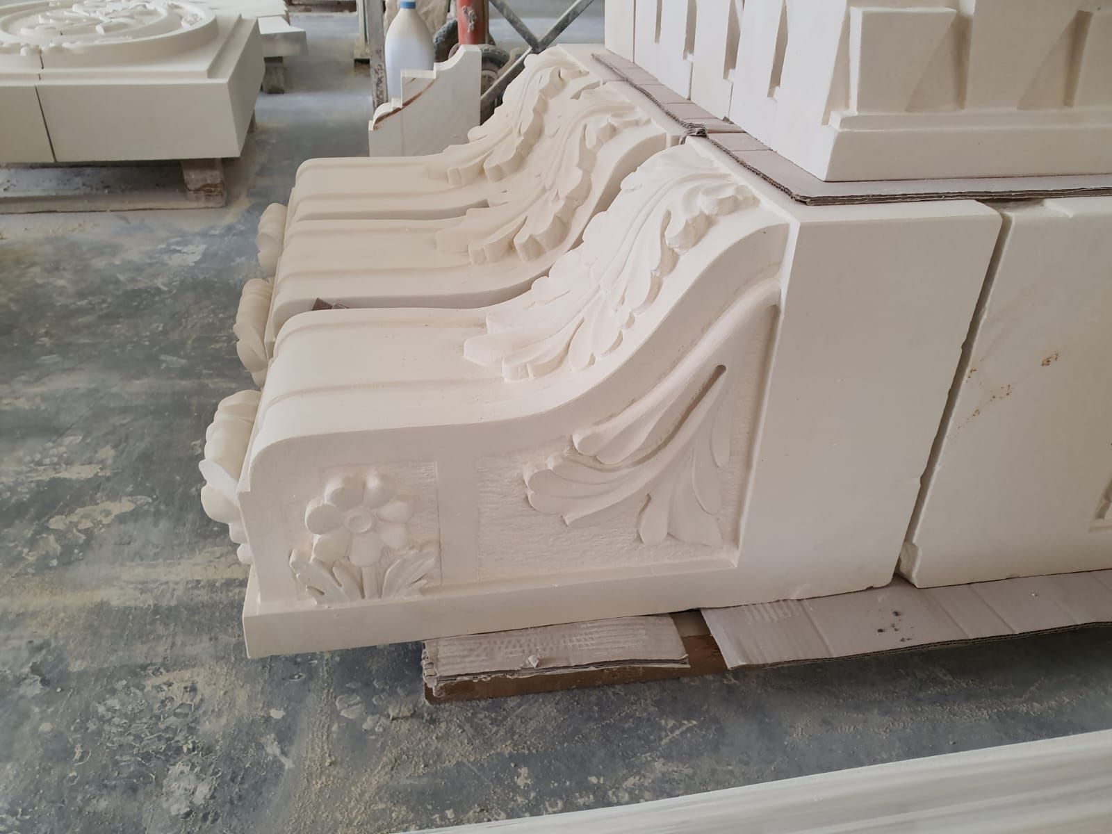 Barbacane in pietra leccese e carparo a Brindisi, Lecce, Taranto