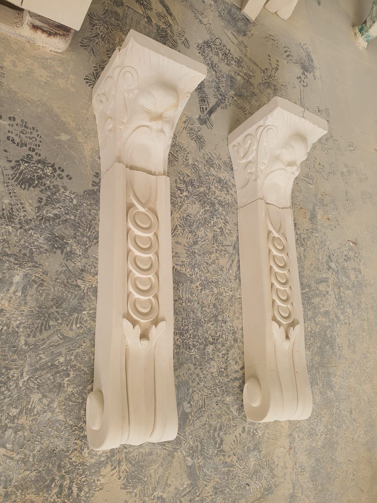 Manufatti in pietra leccese e carparo a Brindisi, Lecce, Taranto