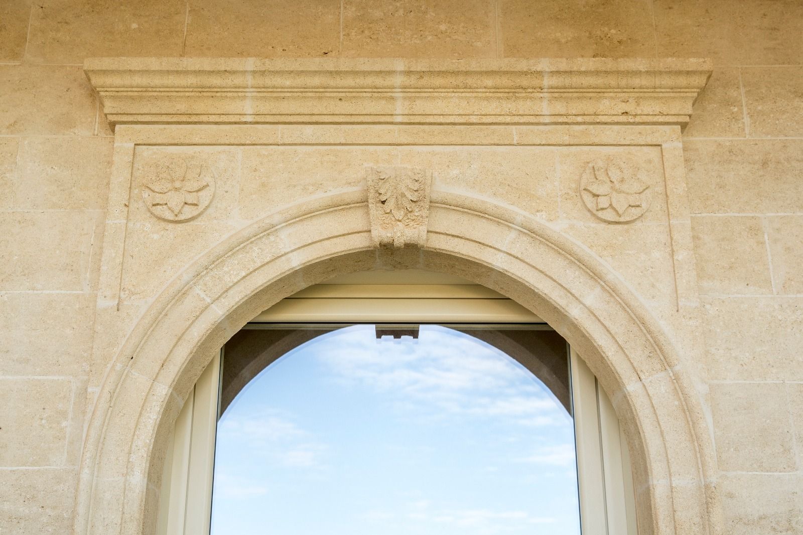 Archi e Arcate in pietra leccese e carparo a Brindisi, Lecce, Taranto