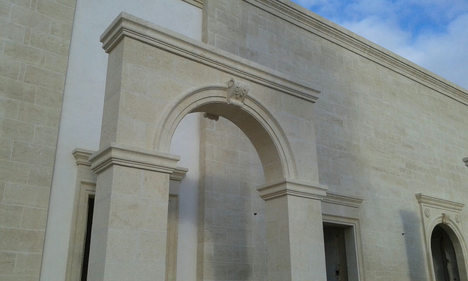 Archi e Arcate in pietra leccese e carparo a Brindisi, Lecce, Taranto