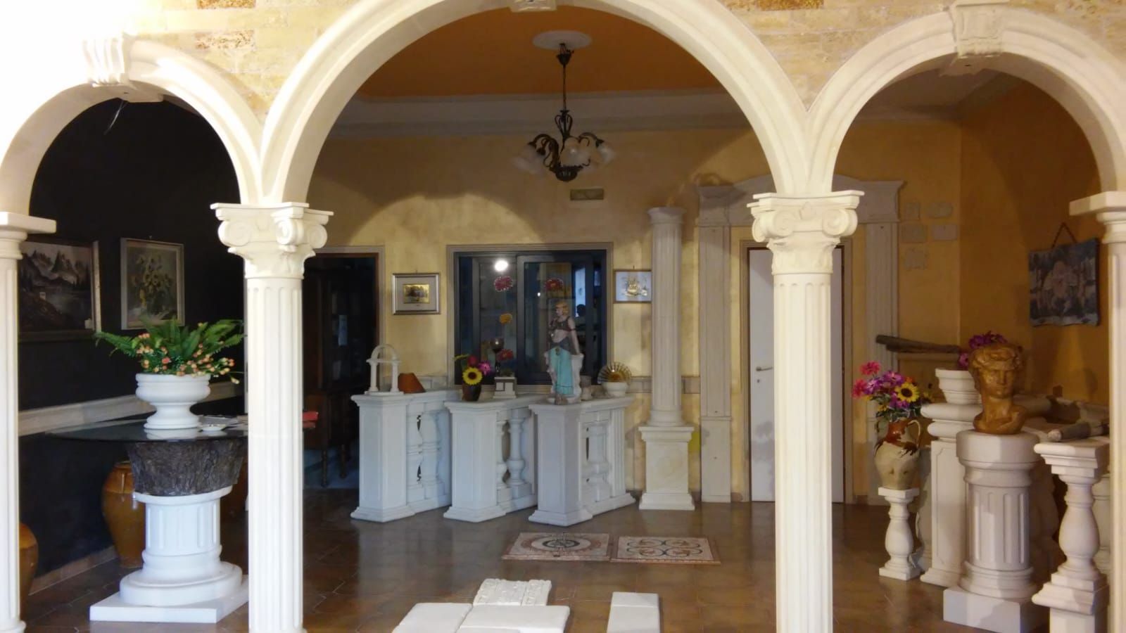 Archi e Arcate in pietra leccese e carparo a Brindisi, Lecce, Taranto