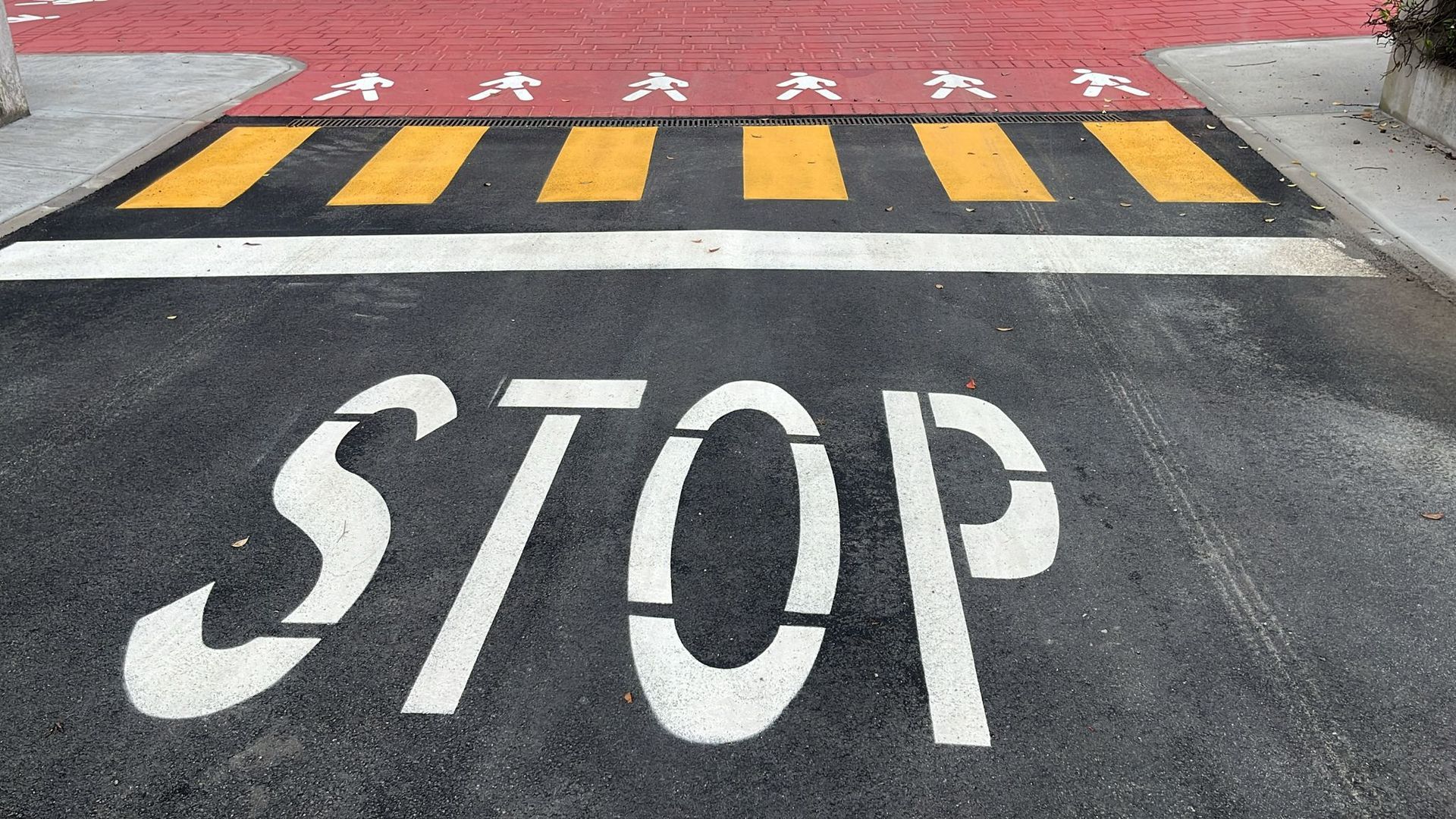 Segnale di stop. Segnaletica Orizzontale