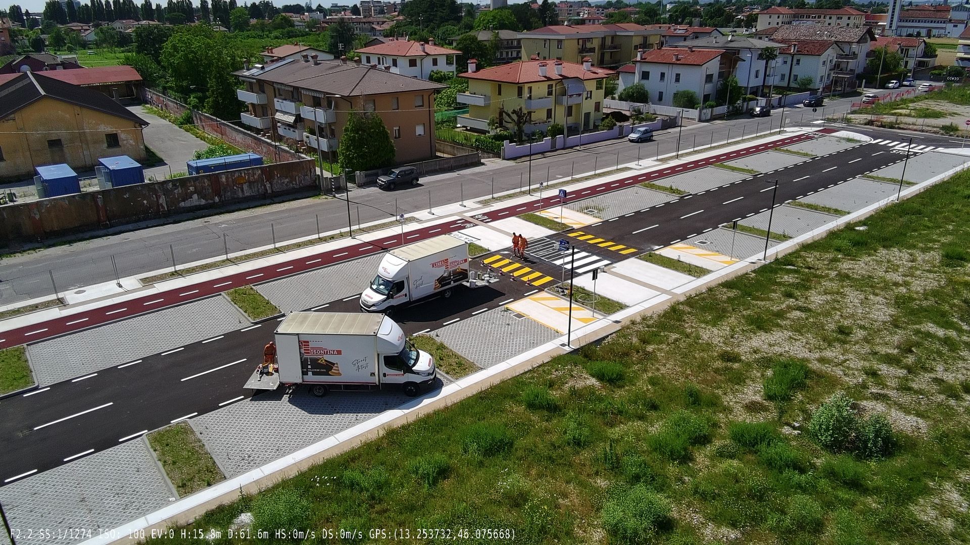 Vista dall'alto di un parcheggio