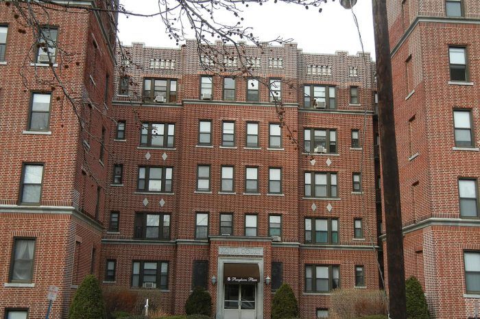 Front view of Royal Court Property