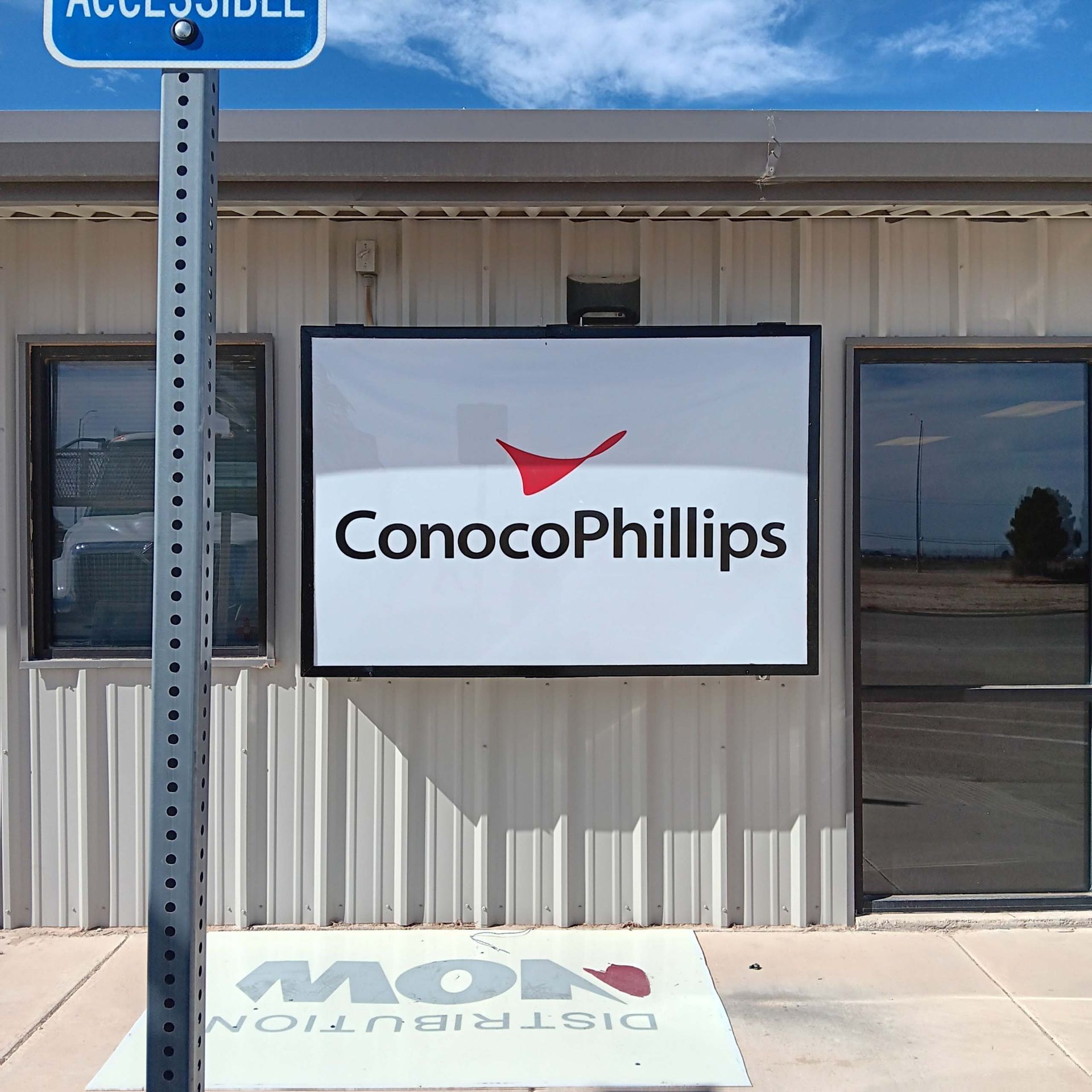 A sign on the side of a building that says 