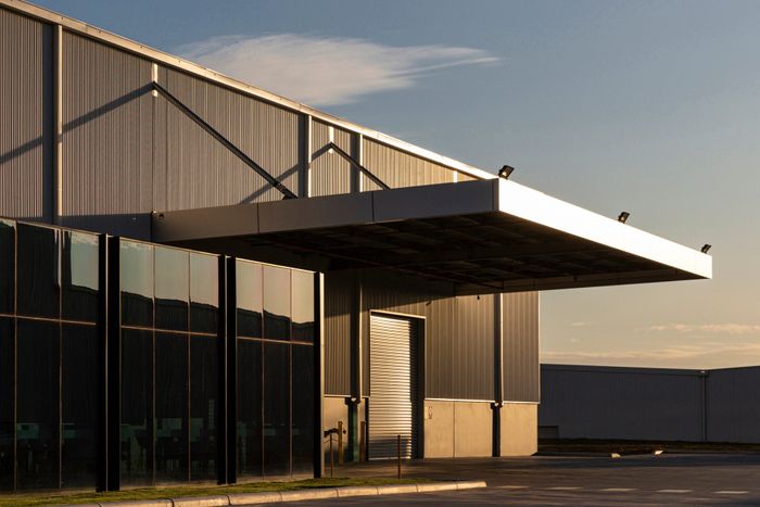 Airport Warehouse — Reno, NV — Airport Warehousing and Park to Travel