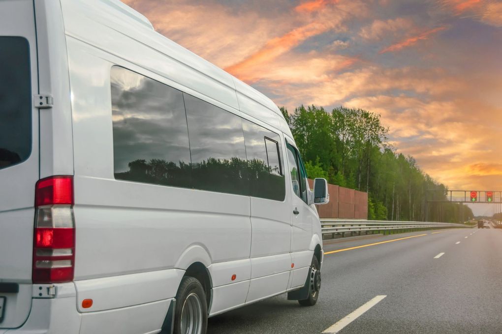 Noleggio Mininbus agenzia Viaggi Resta - F.lli Tarantini Corato (BA)