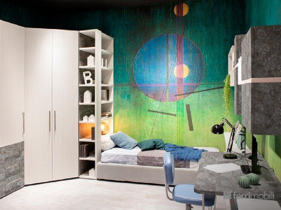 Cameretta con parete decorata