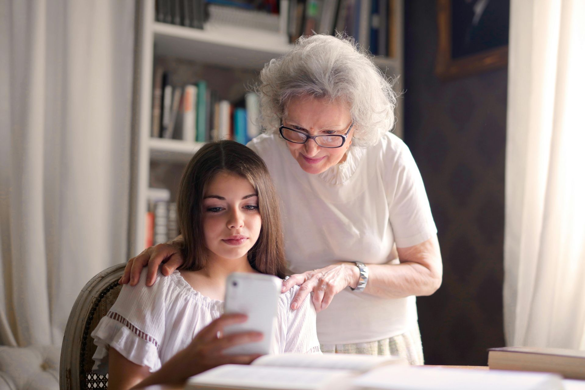 Grandparent Dance Songs for Weddings | Timeless Multi-Generational Playlist