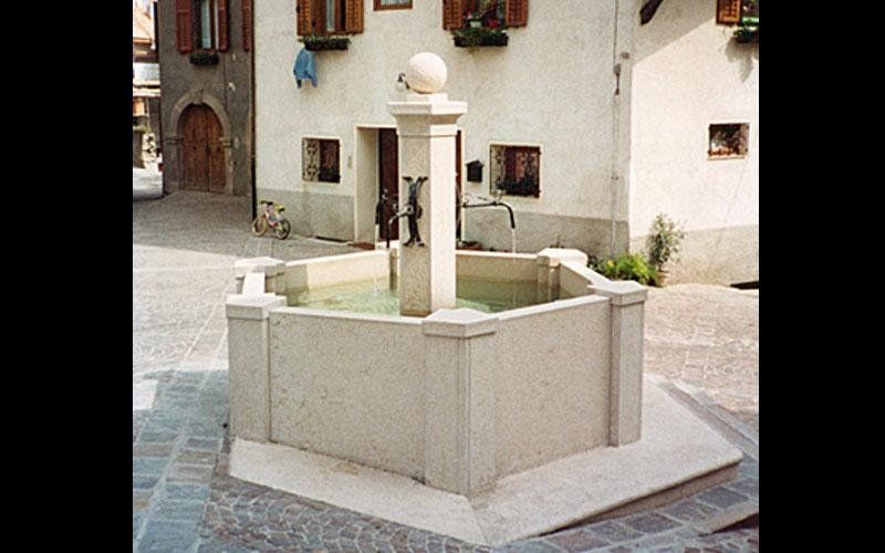 fontana in pietra