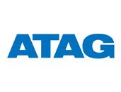 Het Atag-logo is blauw en wit op een witte achtergrond.