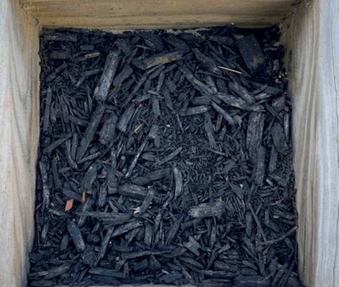 Black dyed mulch — New Castle, PA — 422 Landscape Supply & Hauling