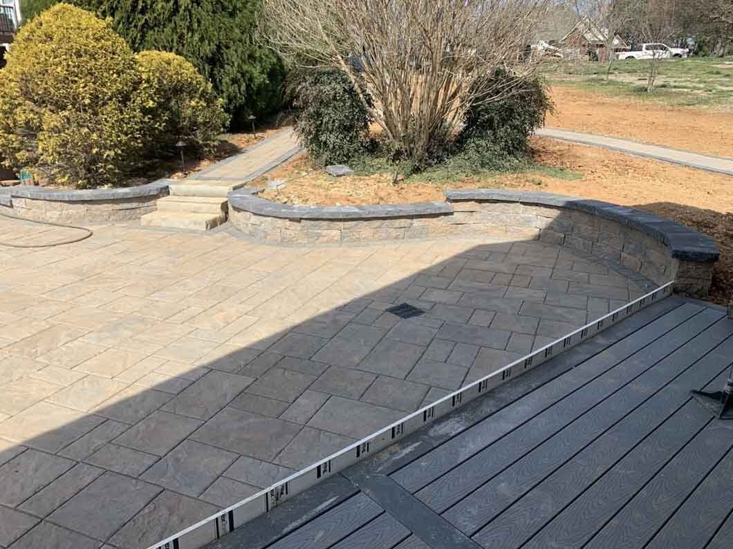 lawn maintenance companies