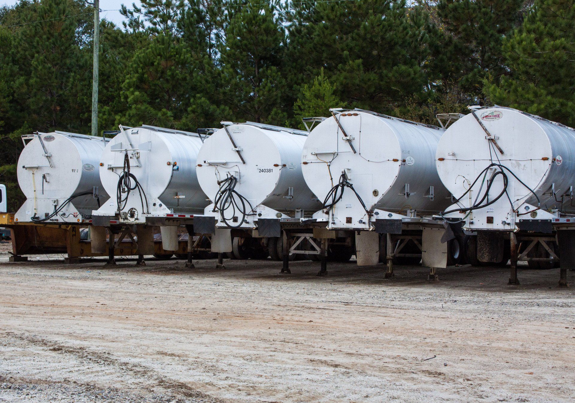 Used Truck  - Gillsville, GA - Simpson & Simpson LLC