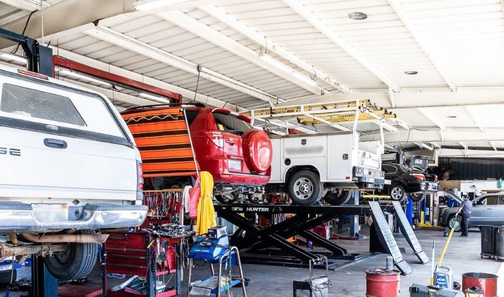 Inside Garage | John's Automotive Care El Cajon