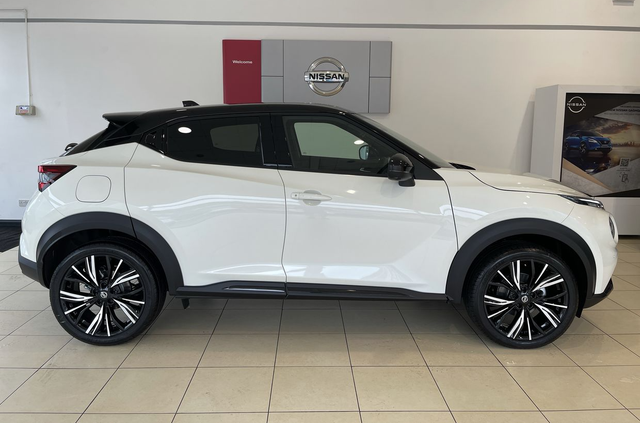 nissan juke white and black