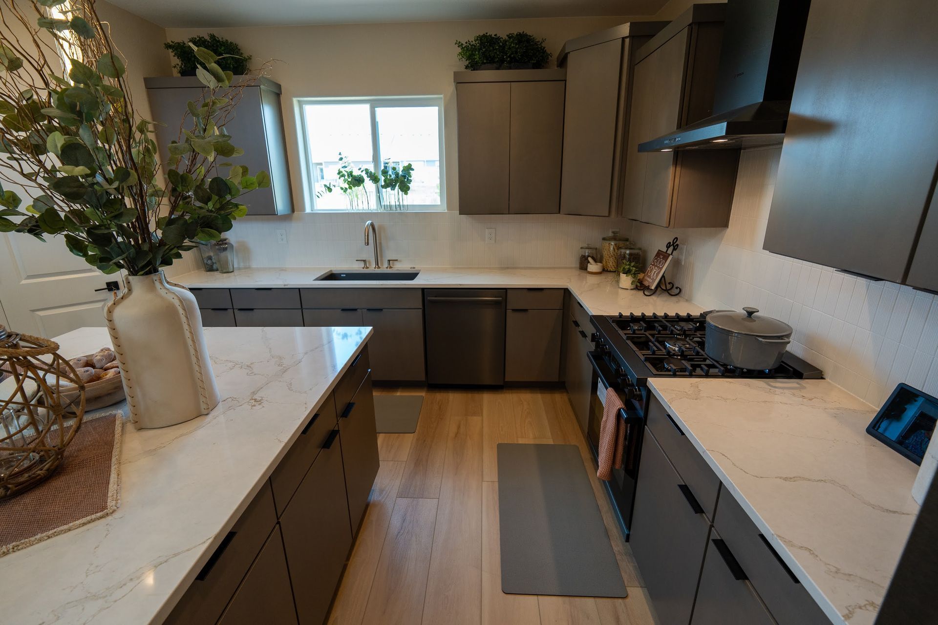 St Jude Dream home Kitchen countertops, Blanc Elysse Silestone quartz 